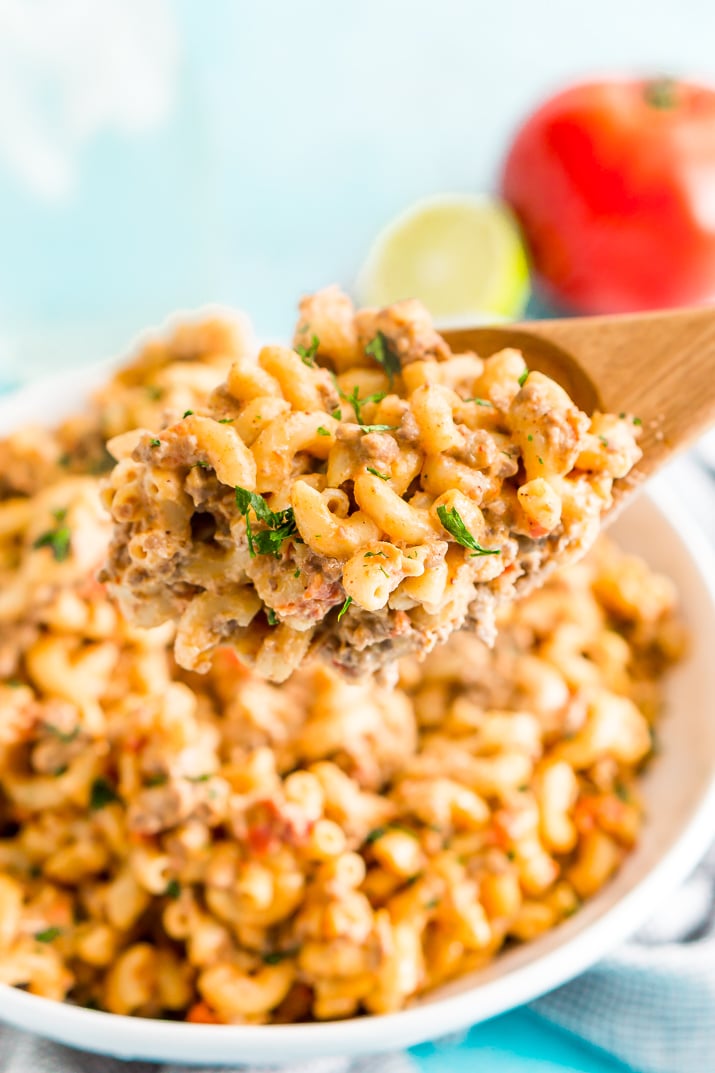 This One-Pot Chili Mac n Cheese is the perfect cheesy recipe for lazy Sundays or a weeknight dinner. It requires minimal prep and is ready in just 30 minutes and combines two of the BEST comfort foods around!