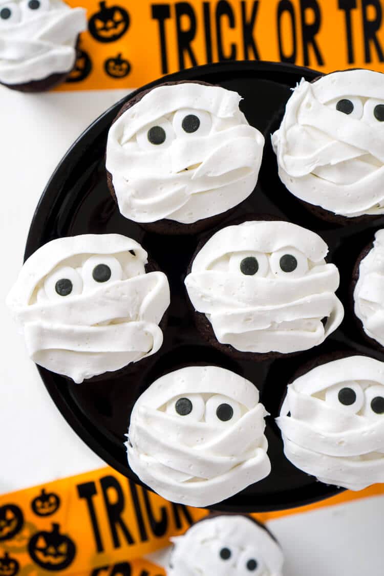 Mummy Halloween Cupcakes