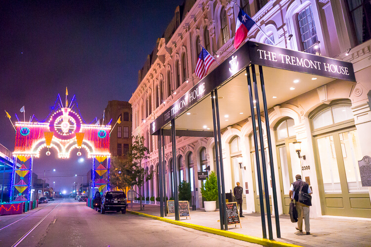 Planning a trip to Galveston Island, Texas? Here are 14 not to be missed things that you should add to your itinerary!