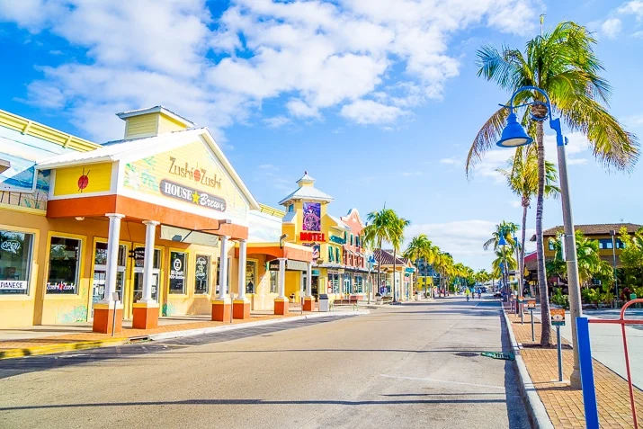 Planning a trip to Fort Myers Beach, Florida and looking for ideas for things to do and see and where to stay, here are my recommendations.