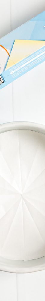 How To Line A Round Cake Pan With Parchment Paper