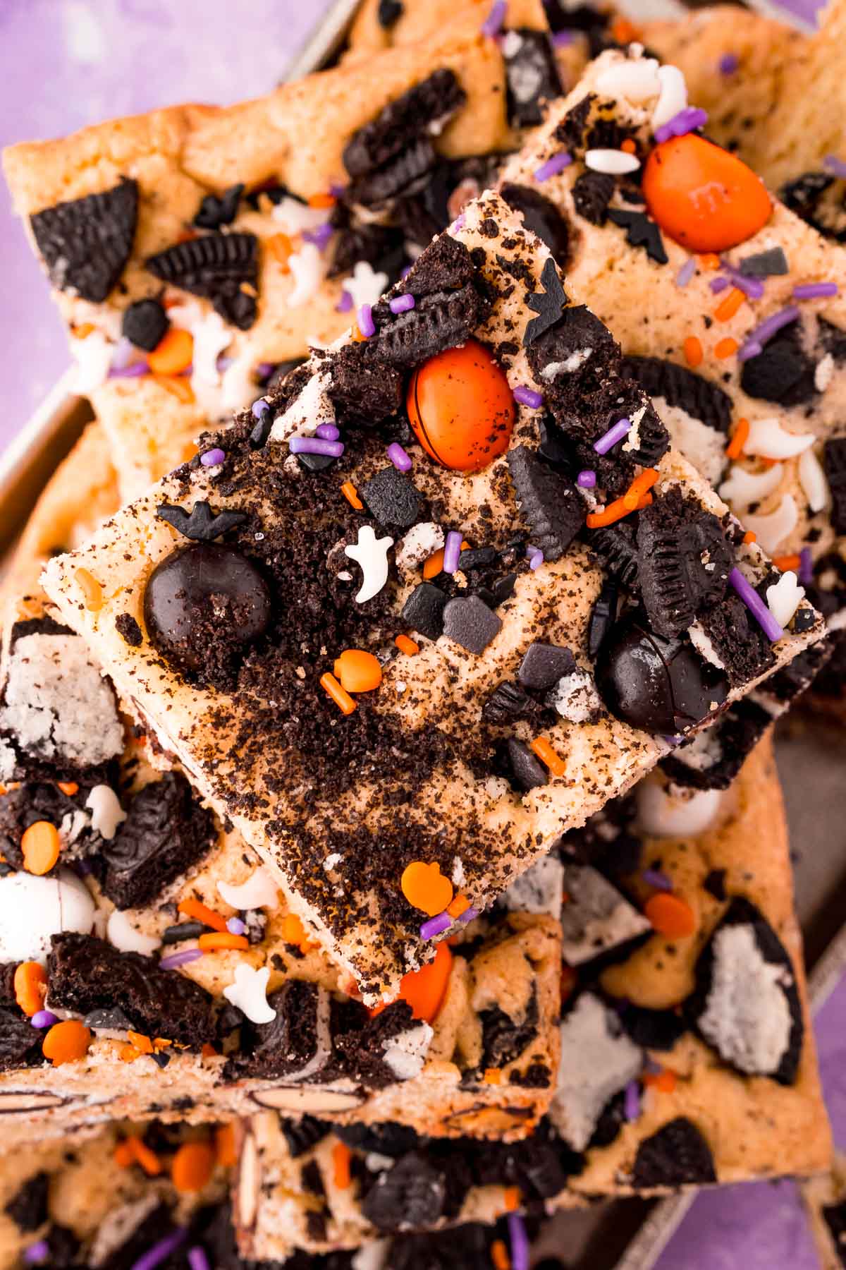 Halloween Cookies and Cream Cookie Bars