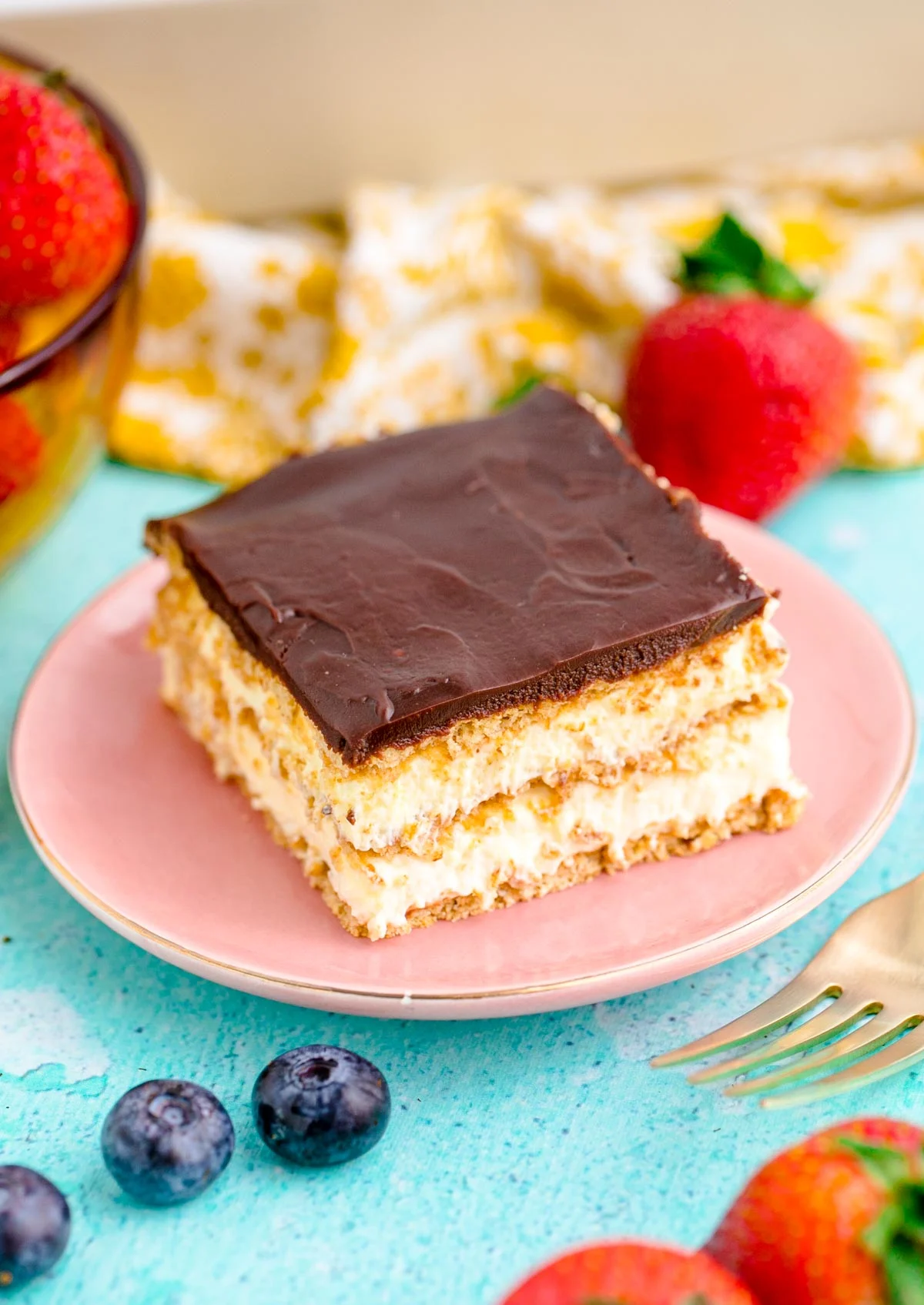 No Bake Chocolate Eclair Cake