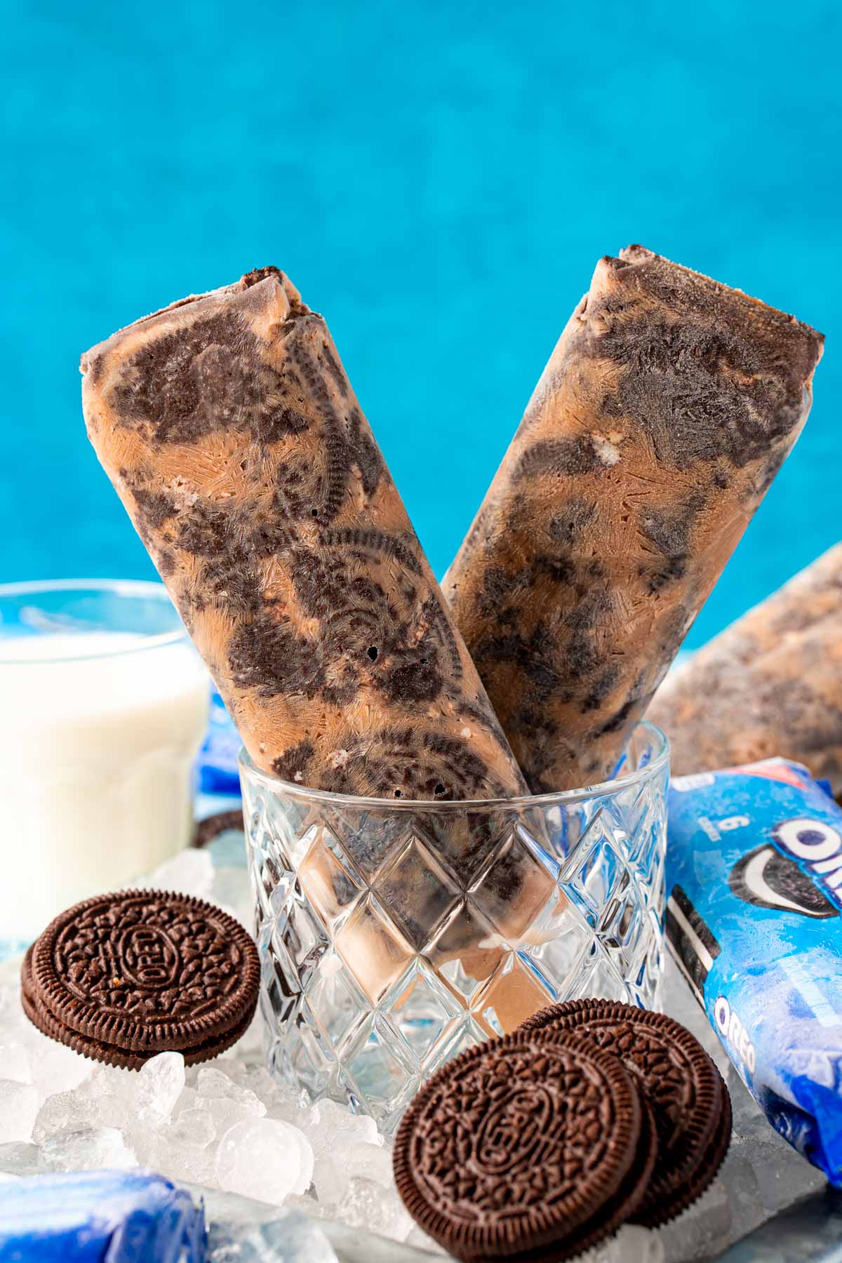 2-Ingredient Oreo Popsicles