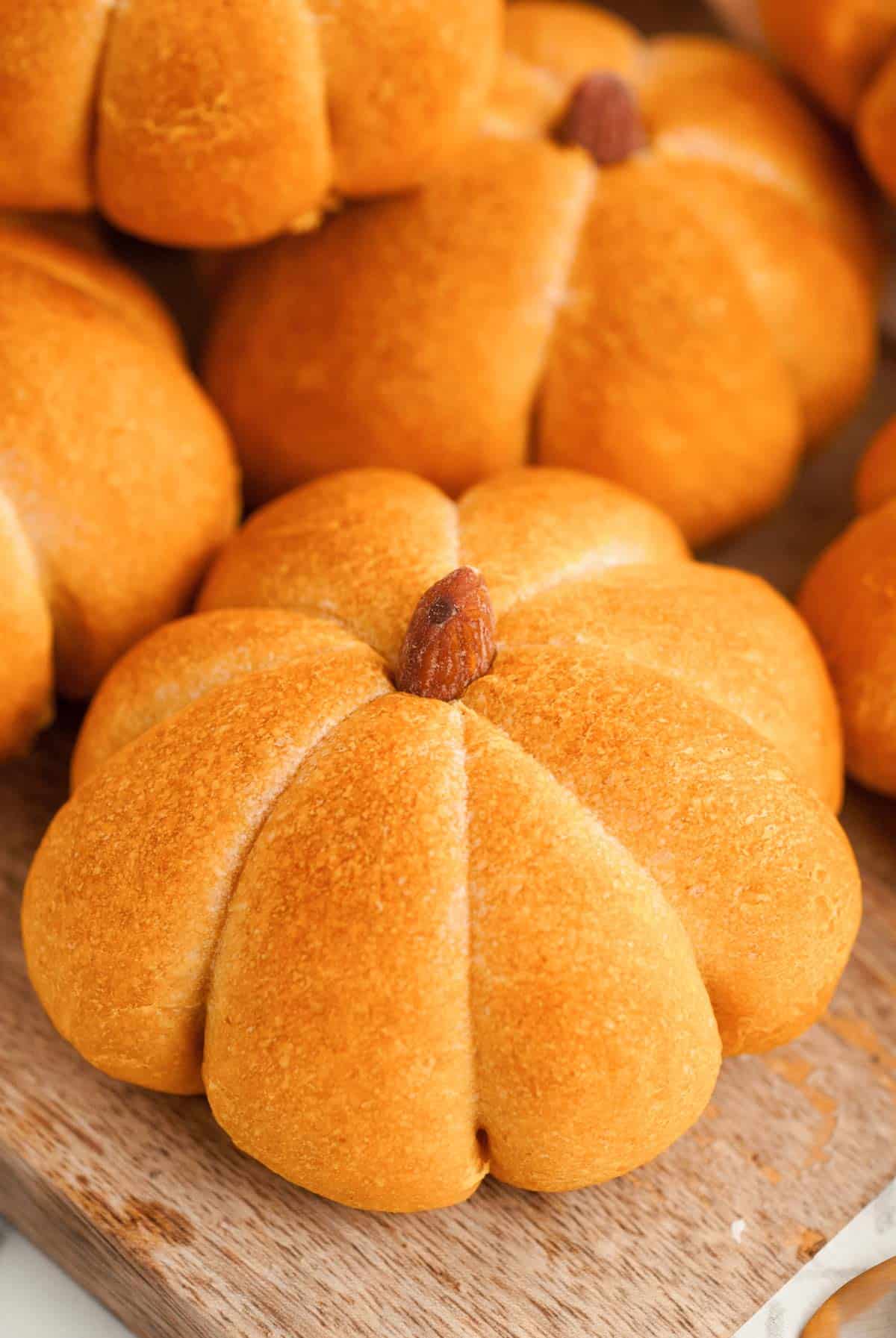 Pumpkin Dinner Rolls