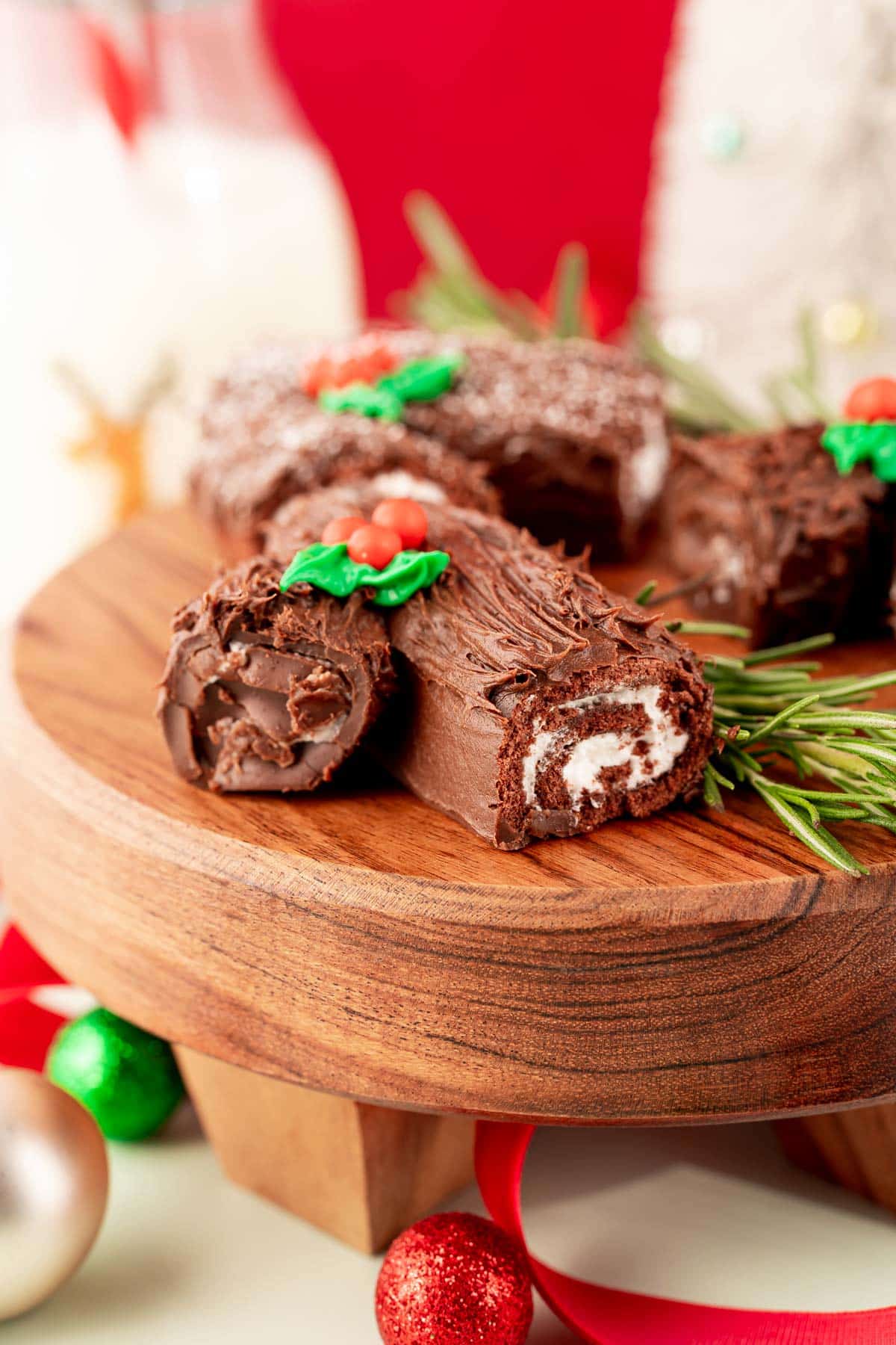 Mini Yule Log Cakes