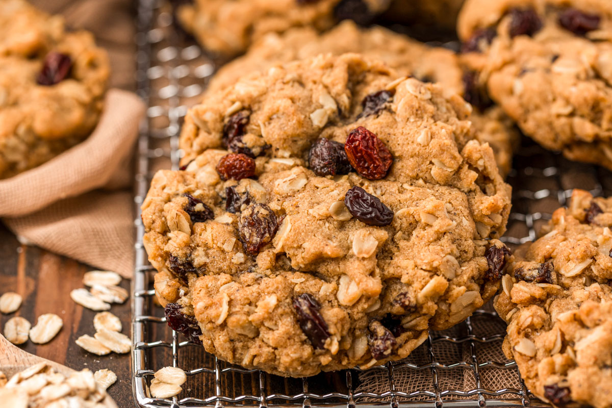Chewy Oatmeal Raisin Cookies Recipe