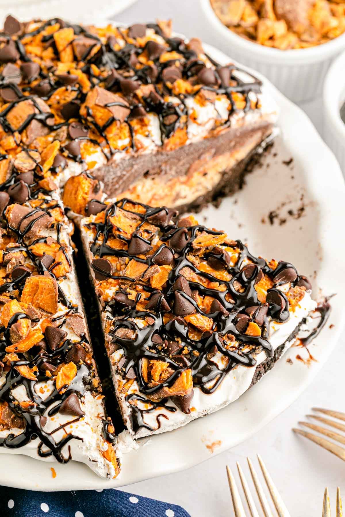 No Bake Chocolate Butterfinger Pie
